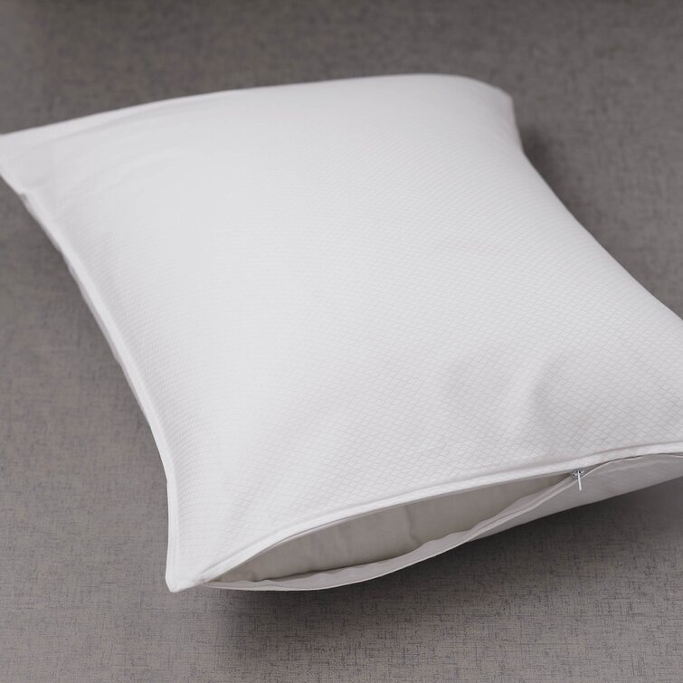 Cooling pillow hot sale protector reviews